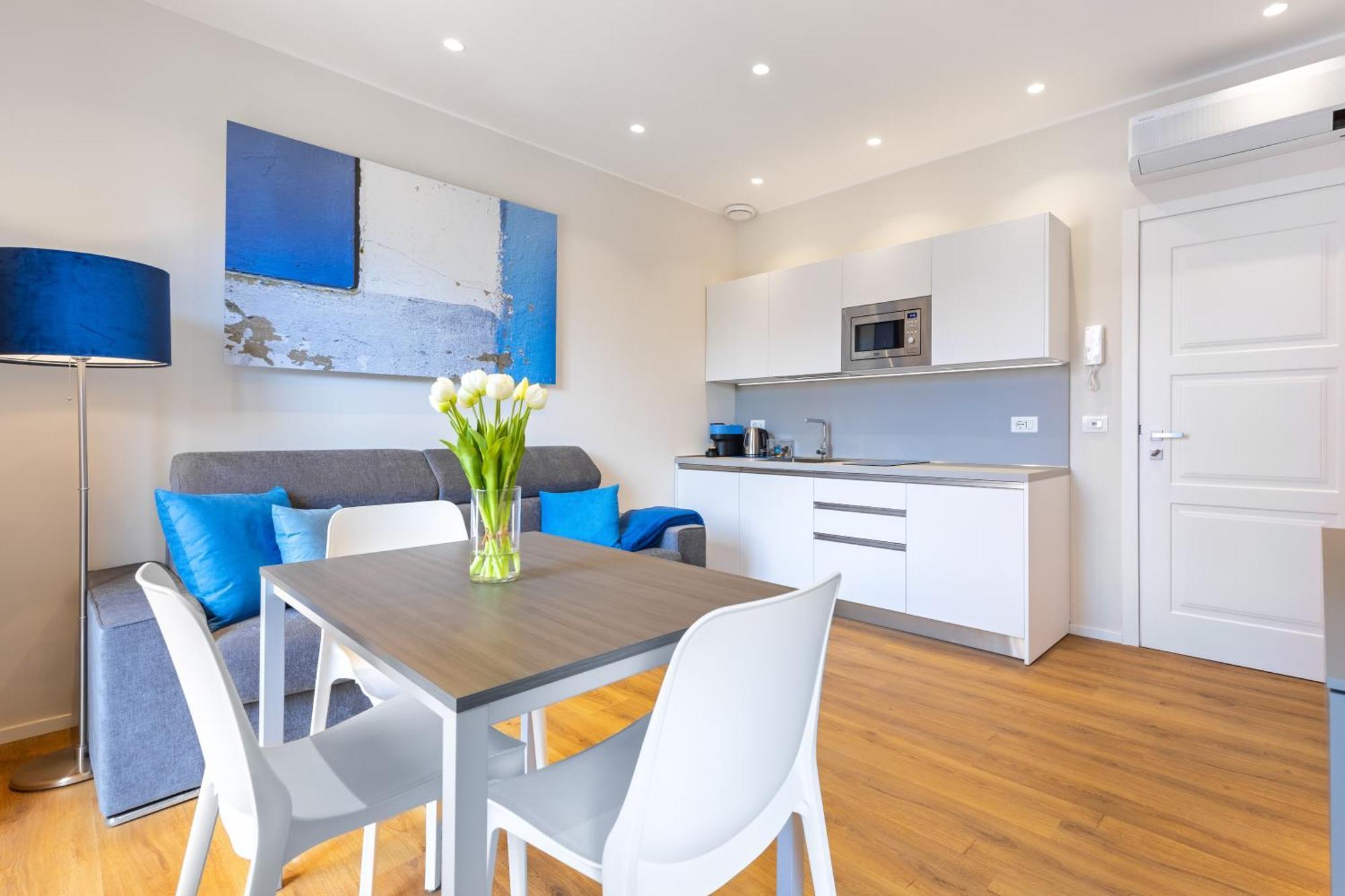 C8 Apartments Асти Экстерьер фото
