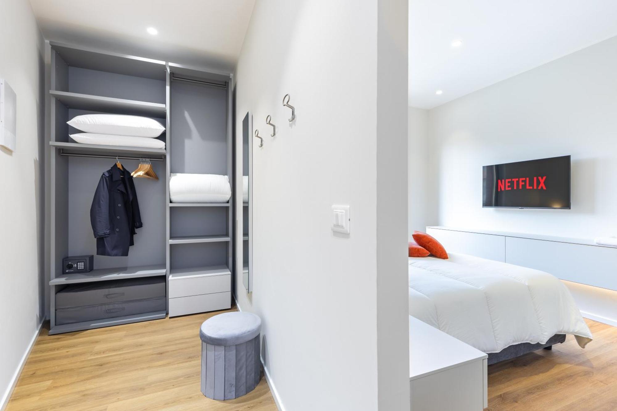 C8 Apartments Асти Экстерьер фото